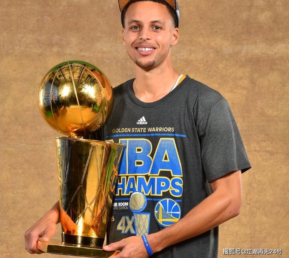 篮球明星荣膺MVP，赛季表现出众的简单介绍