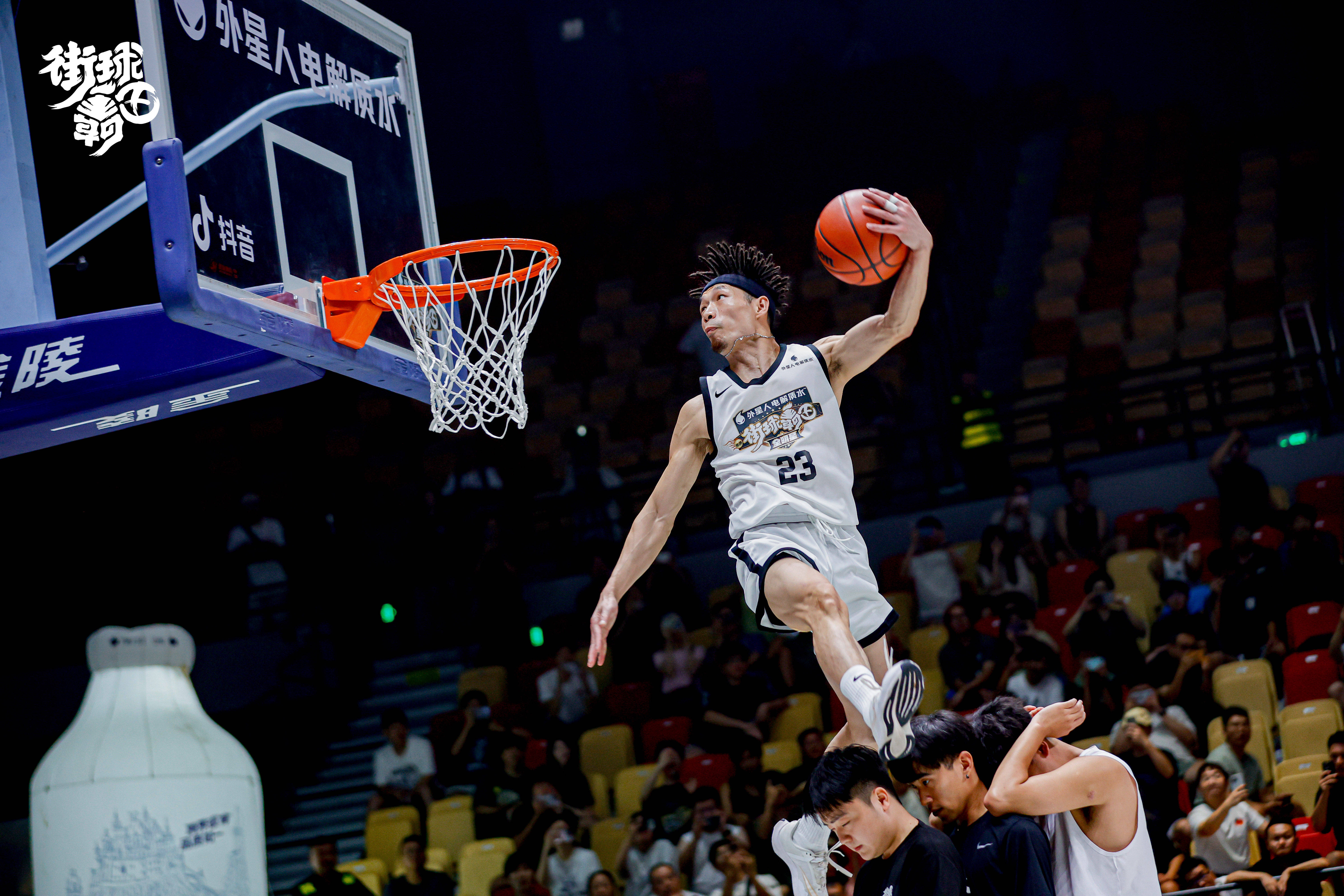 包含欧洲精英联赛迎来一波NBA球员加盟潮流，篮球界再掀波澜的词条